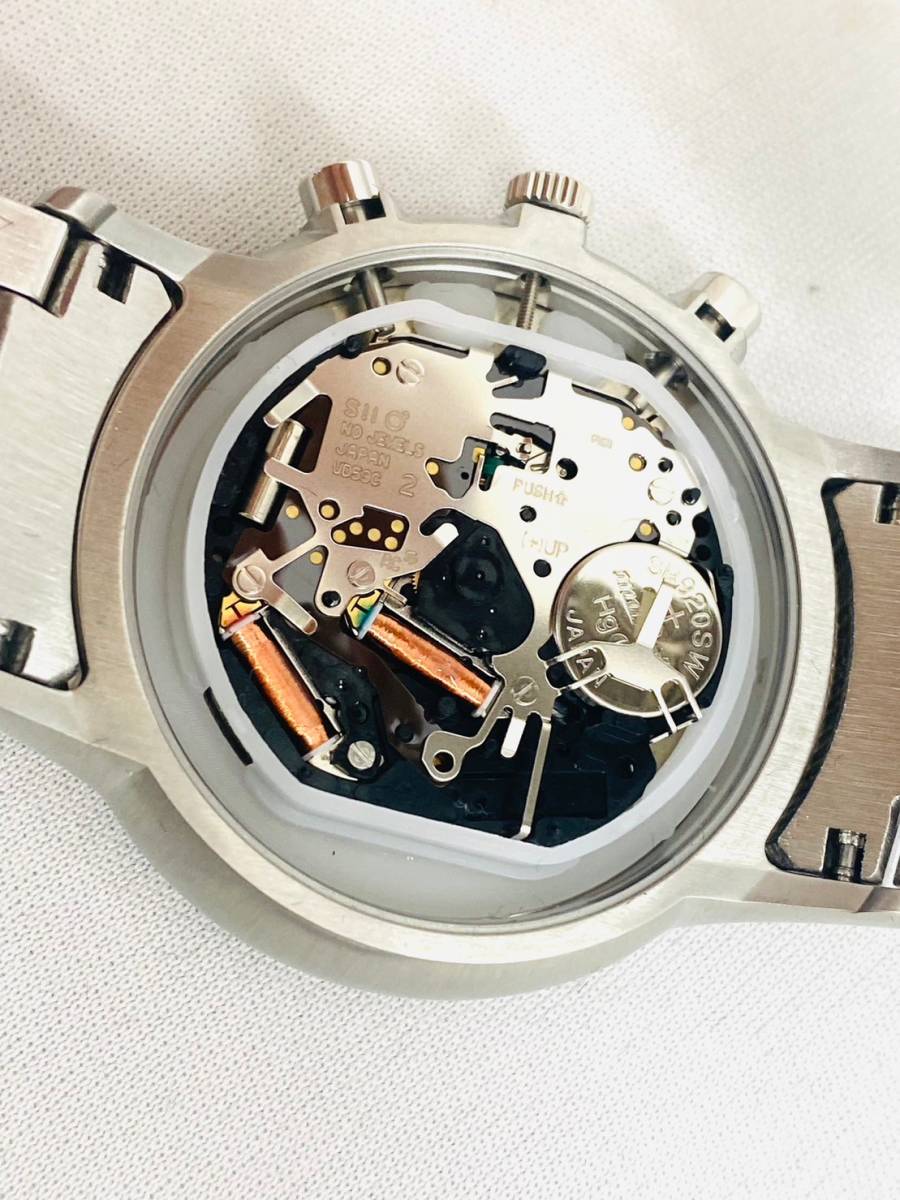 D6538*4　電池交換済　EMPORIO ARMANI　エンポリオ アルマーニ　AR-2448　クォーツ　クロノグラフ　メンズ　腕時計　取扱説明書・箱付き_画像6