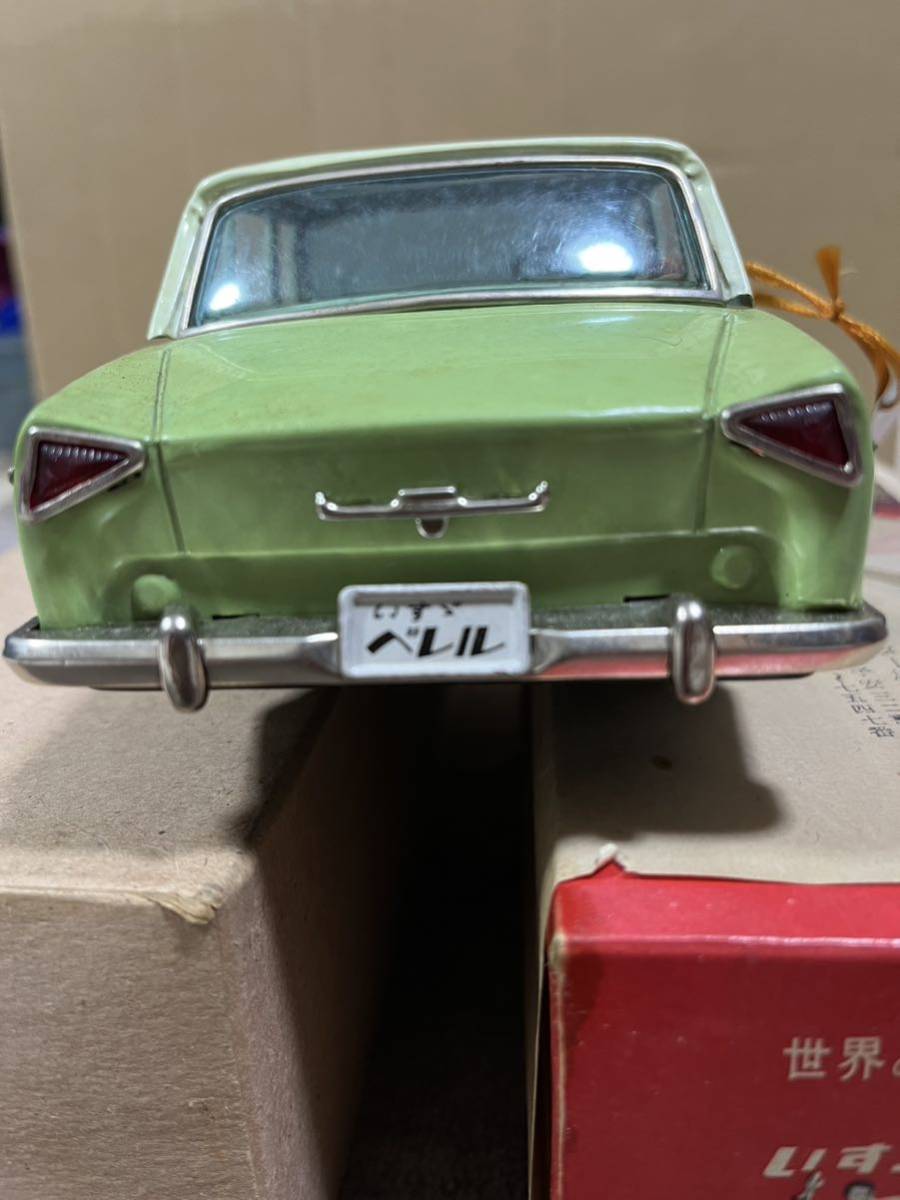  Vintage жестяная пластина автомобиль Isuzu .reru продажа сувенир с коробкой 
