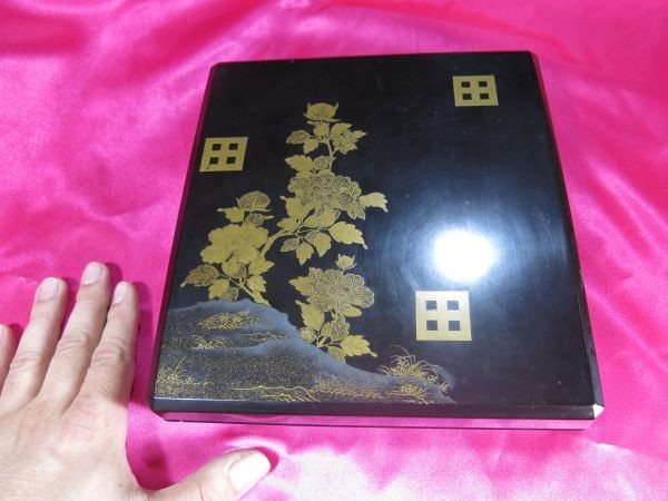 A 牡丹蒔絵硯箱 江戸時代中期 文化財 漆工 漆器 うるし 根来 朱 A 牡丹蒔絵硯箱 江戸時代中期 文化財 漆工 漆器 うるし 根来 朱