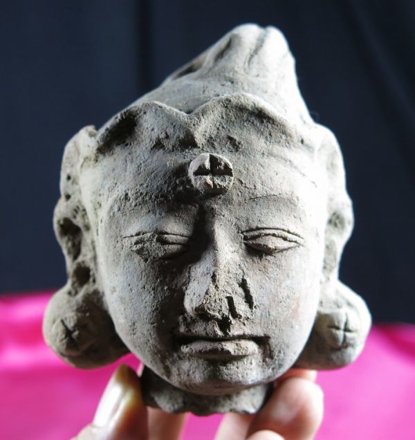 c テラコッタ製神像頭部像②　インド １２世紀　遺跡発掘品　/　ガンダーラ　墳墓　シルクロード　明器　埋蔵文化財　素焼き　洛陽