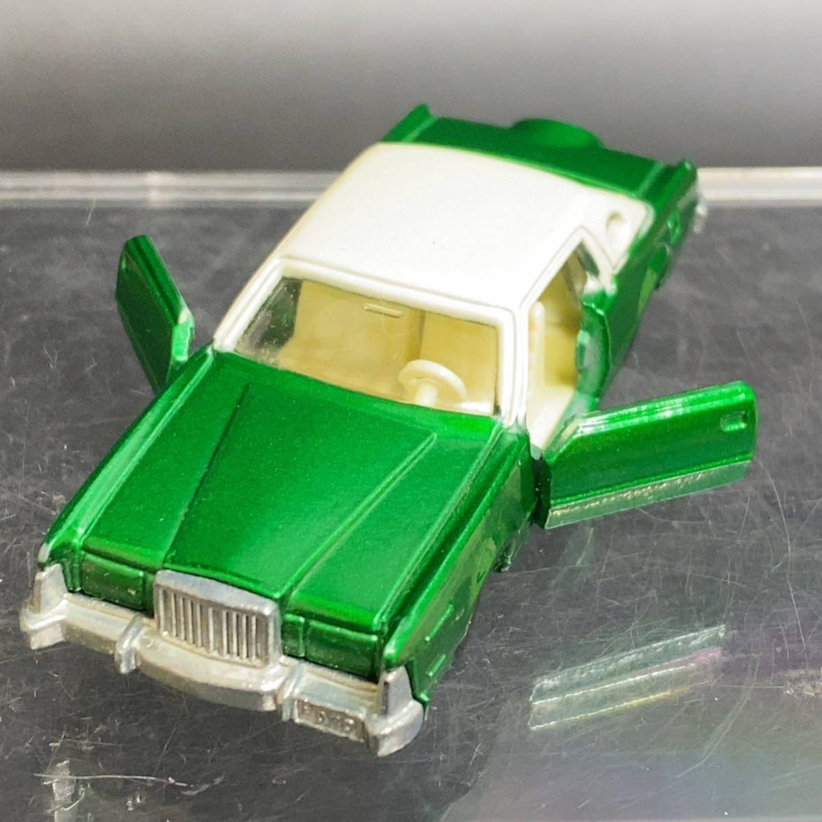 絶版 トミカ No.F4 1976年 日本製 フォード コンチネンタル マーク Ⅳ アメリカセット ギフト 単品 白緑 当時物 昭和レトロ 外車 希少_画像6