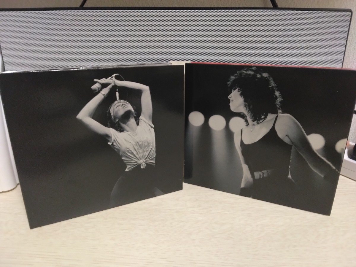 ☆PAT BENATAR☆INCLUDES GREATESTS HITS ＆ LIVE FROM EARTH CDS + CHOICE CUTS DVD【輸入国内盤】パット・ベネター 2CD+DVD 紙製外箱付_画像6
