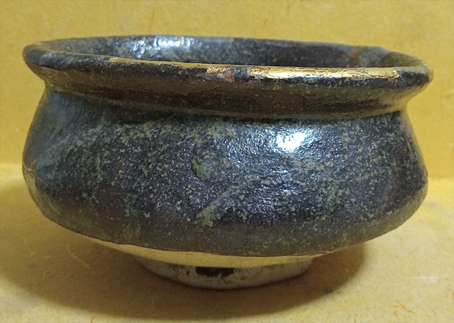 桃山 黒 織部 沓茶碗 箱 茶道具 桃山 黒 織部 沓茶碗 箱 茶道具