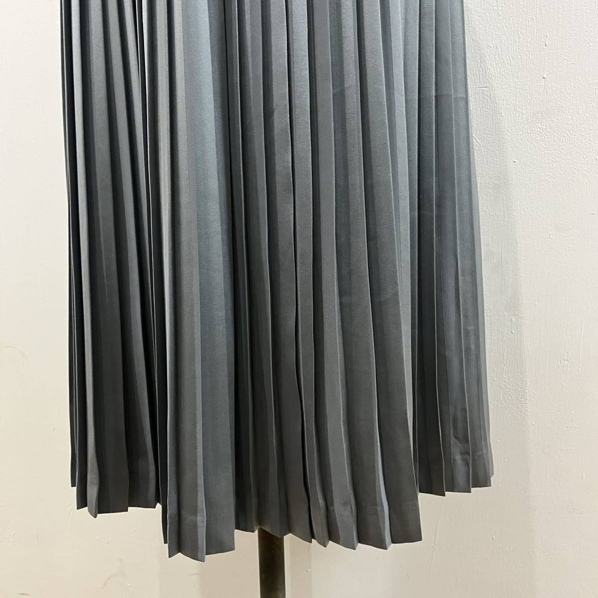  Italiya юбка в складку длинная юбка плиссировать дизайн gray silver сделано в Японии ita задний GKITALIYA[ letter pack почтовый сервис плюс отправка по почте возможно ]A
