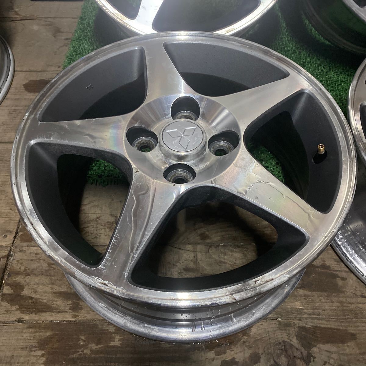 MITSUBISHI純正ENKEIホイール 15インチ 15×6J OFF;+46 PCD;100-4H ハブ径;約53mm 傷あり、ガリ傷あり、錆びあり 4本_画像2