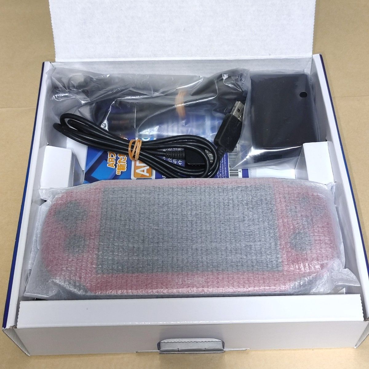 PS Vita 本体 Wi-Fiモデル コズミック・レッド (PCH-1000 ZA03) PlayStation 有機EL