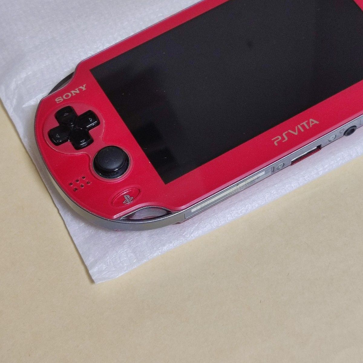 PS Vita 本体 Wi-Fiモデル コズミック・レッド (PCH-1000 ZA03) PlayStation 有機EL