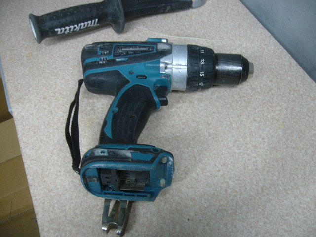 マキタ　makita 充電式震動ドライバドリル　HP458D　１８V　電動ドライバー　ジャンク_画像4