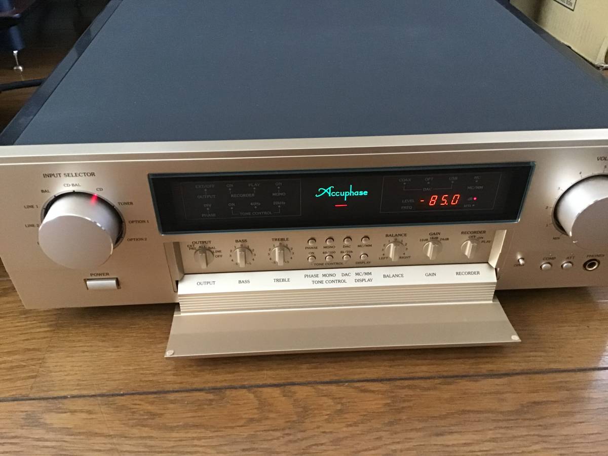 Ａccuphase アキュフェーズ　C-2120 コントロールアンプ　完動美品_画像2