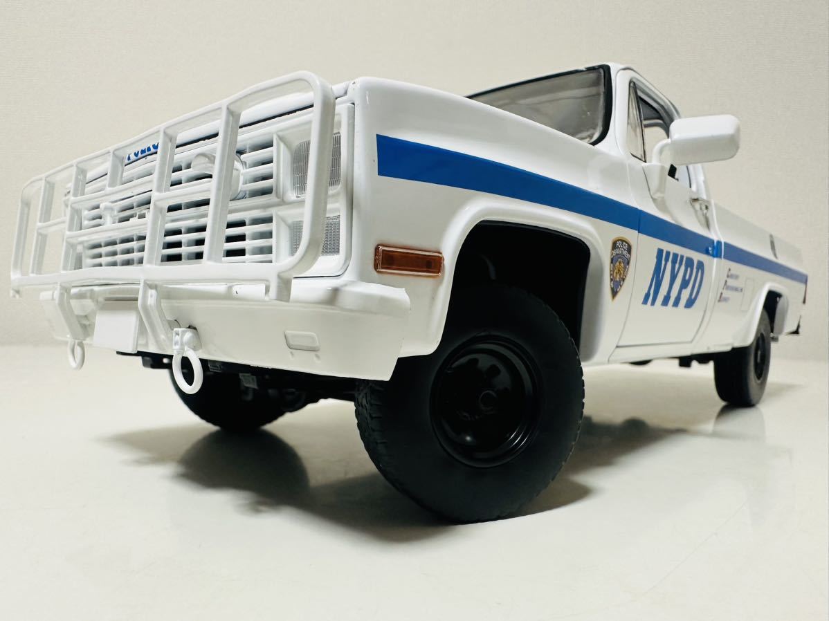 GreenLightグリーンライト/´84 Chevyシボレー CUCV M1008 NYPD 1/18