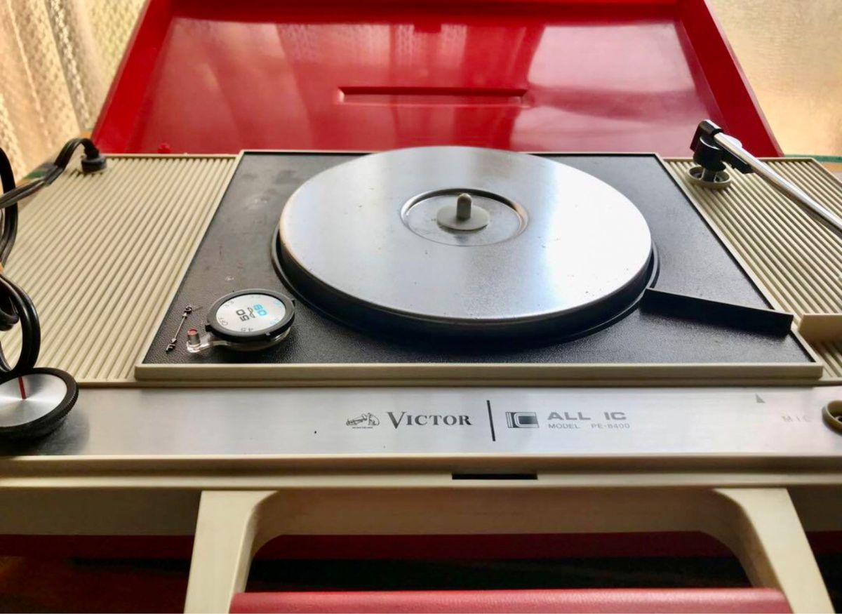 Victor昭和レトロ レコードプレーヤー PE-8400|Yahoo!フリマ Victor昭和レトロ レコードプレーヤー PE-8400|Yahoo!フリマ