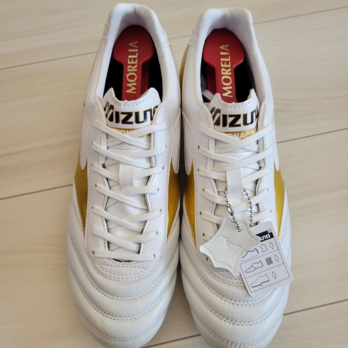 即日発送 金×白 限定 mizuno モレリア2 新品未使用 ゴールド 即日発送 金×白 限定 mizuno モレリア2 新品未使用 ゴールド