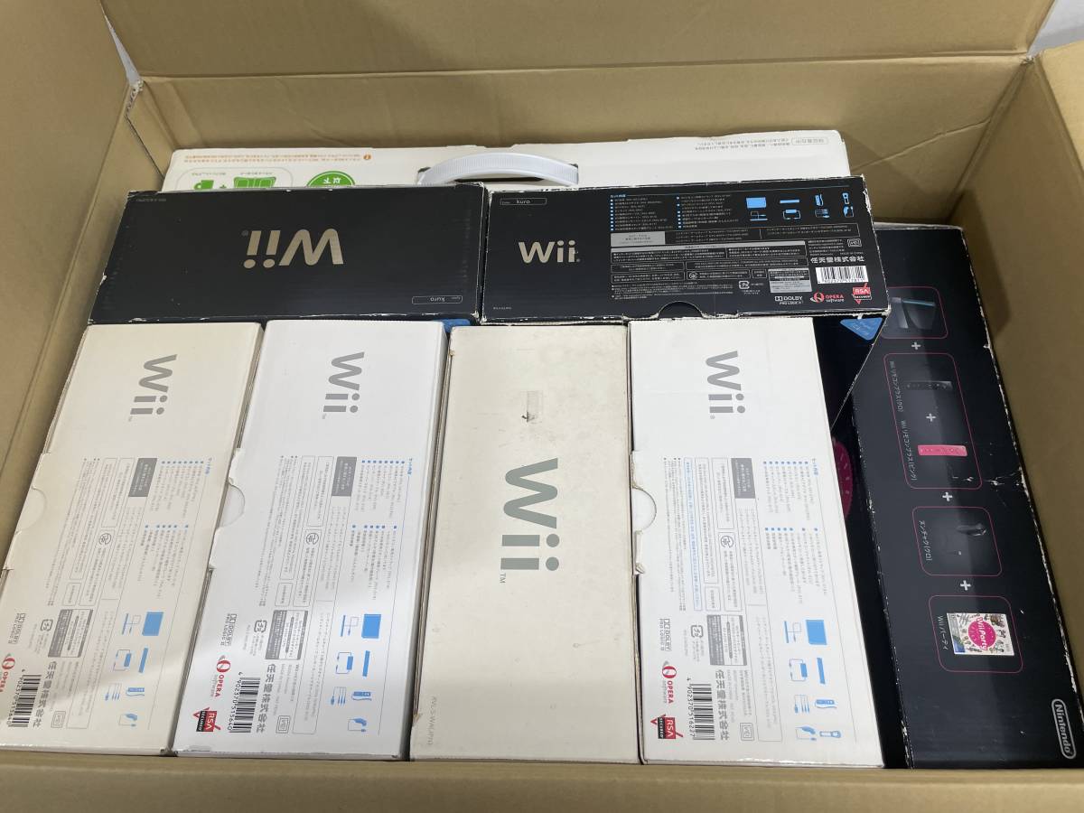 ☆ Wii ☆ Nintendo Wii 本体 まとめ売り 7台 未チェック ジャンク Wiiリモコンプラス シロ クロ Wiifit バランスボード 任天堂_画像1