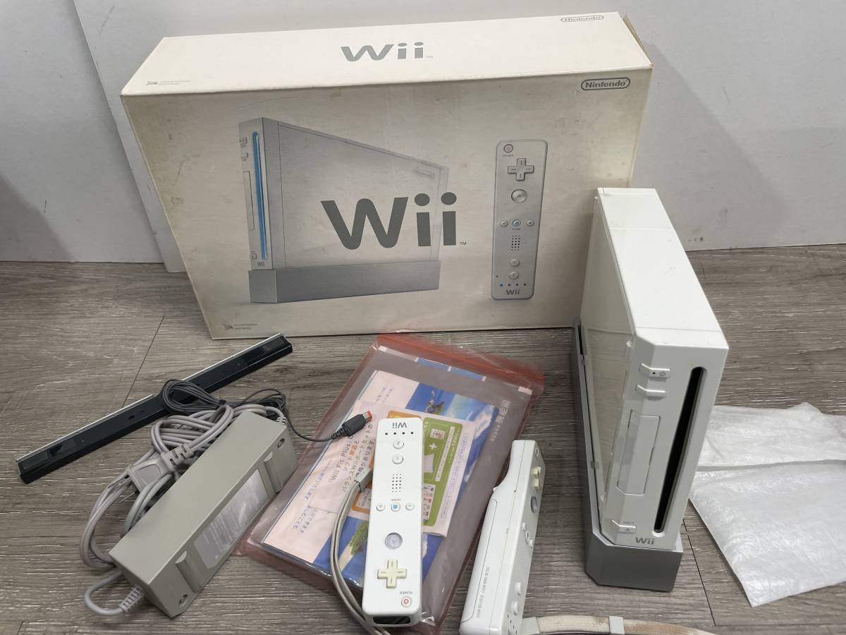 ☆ Wii ☆ Nintendo Wii 本体 まとめ売り 7台 未チェック ジャンク Wiiリモコンプラス シロ クロ Wiifit バランスボード 任天堂_画像2