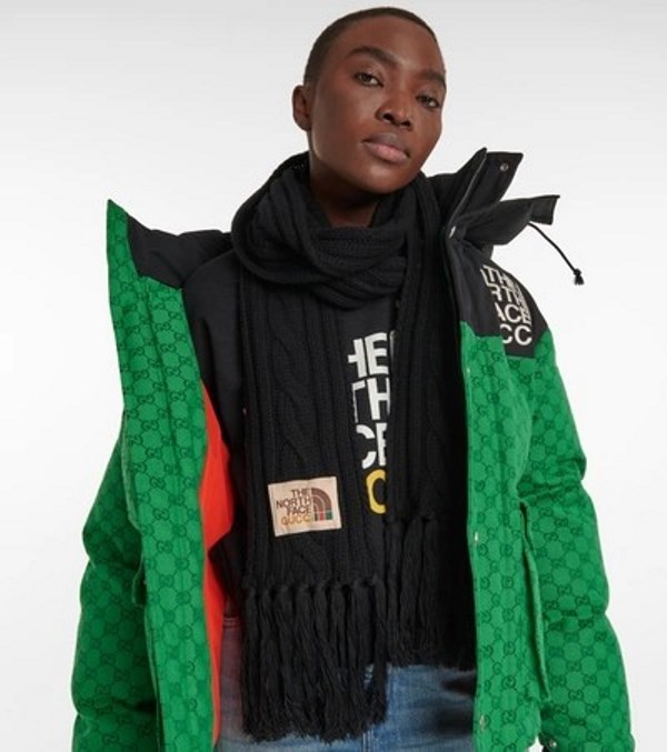 本物新品【グッチ GUCCI ザ ノースフェイスTHE NORTH FACE コラボ】スカーフ マフラー スーツ ダウン ジャケット コートスタイルに 黒