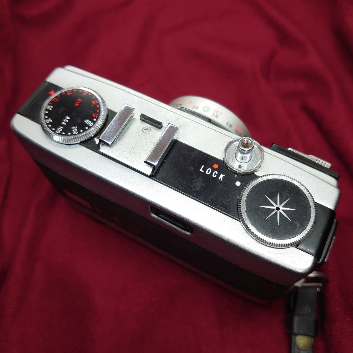 J11【シャッターOK】RICOH HI-COLOR 35S コンパクトフィルムカメラ リコー ハイカラー LENS RIKENON F:2.8 35mm 昭和レトロ ビンテージ_画像4