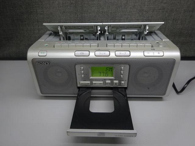 (732) SONY CFD-W77 ラジカセ シルバー CD ラジオ カセットコーダー ダブル カセットデッキ プレーヤー_画像3