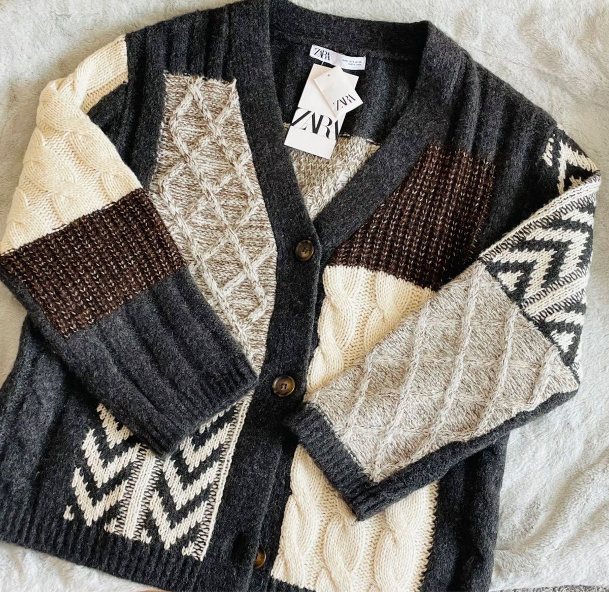 ZARA ザラ 未使用 今期パッチワークニットカーディガン|Yahoo ZARA ザラ 未使用 今期パッチワークニットカーディガン|Yahoo
