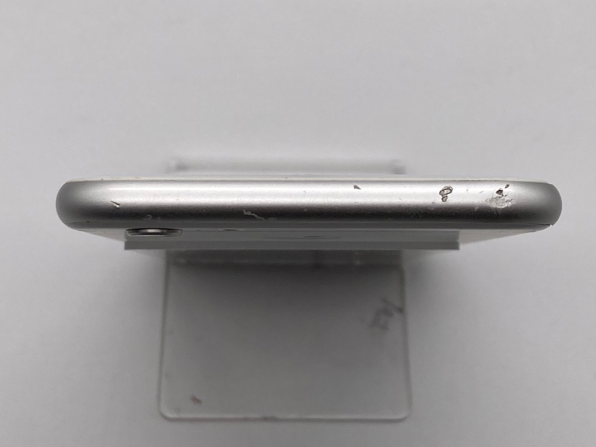 【中古・ジャンク】バッテリーサービス表記 打痕 Apple iPhone 6s 64GB docomo解除版SIMフリー シルバー NW〇 本体 A-69529_画像6