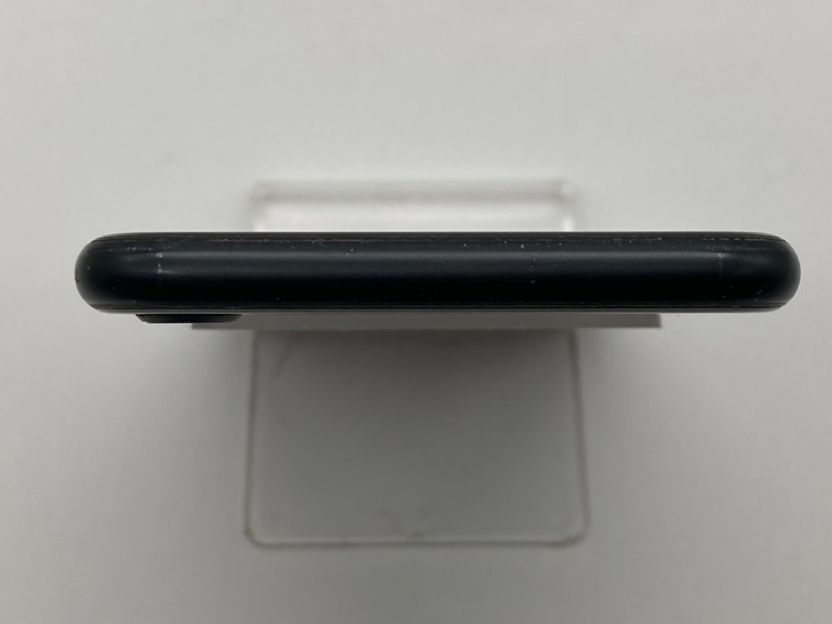 【中古・ジャンク】液晶画面割れ 背面パネル割れ 打痕 Apple iPhoneSE 2nd 64GB au解除版SIMフリー ブラック NW〇 本体 A-81389_画像6