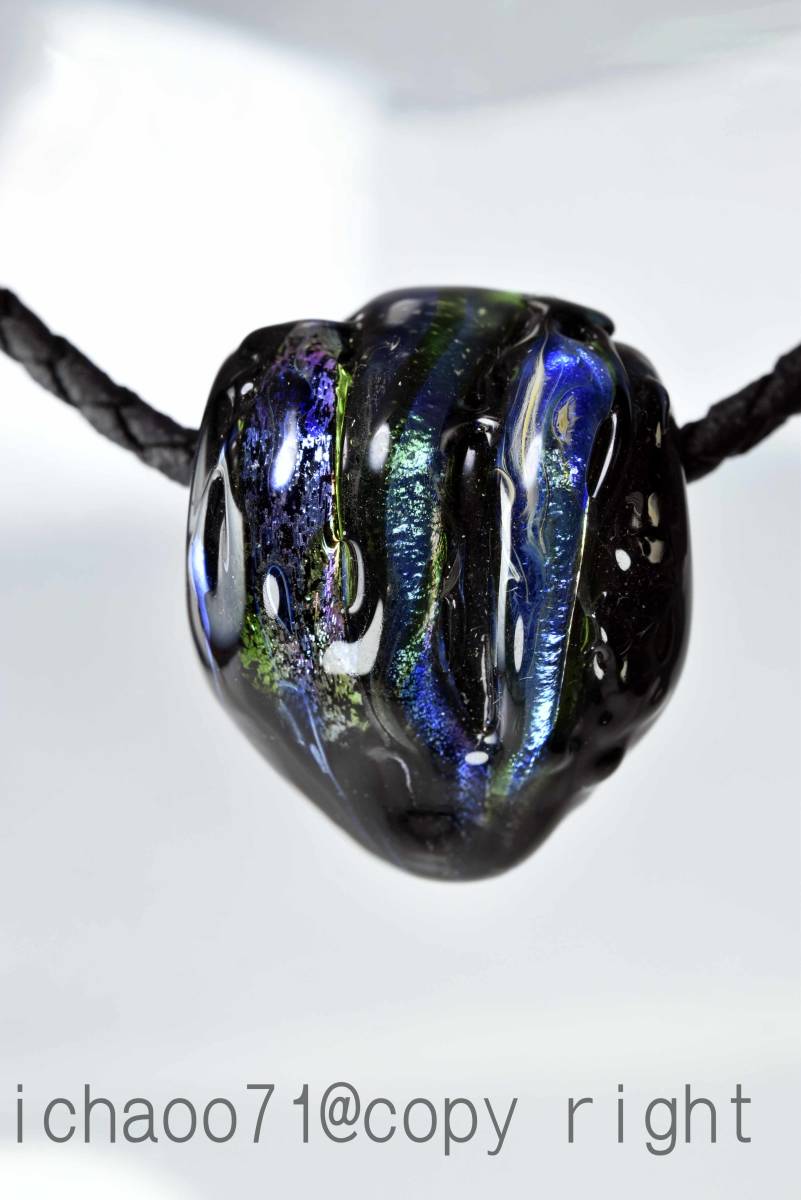 ガラス工芸家の創作した一点物のガラスのアクセサリー。トンボ玉 ( 10724-479) glass accessory BEADS 蜻蛉玉　ペンダントトップ