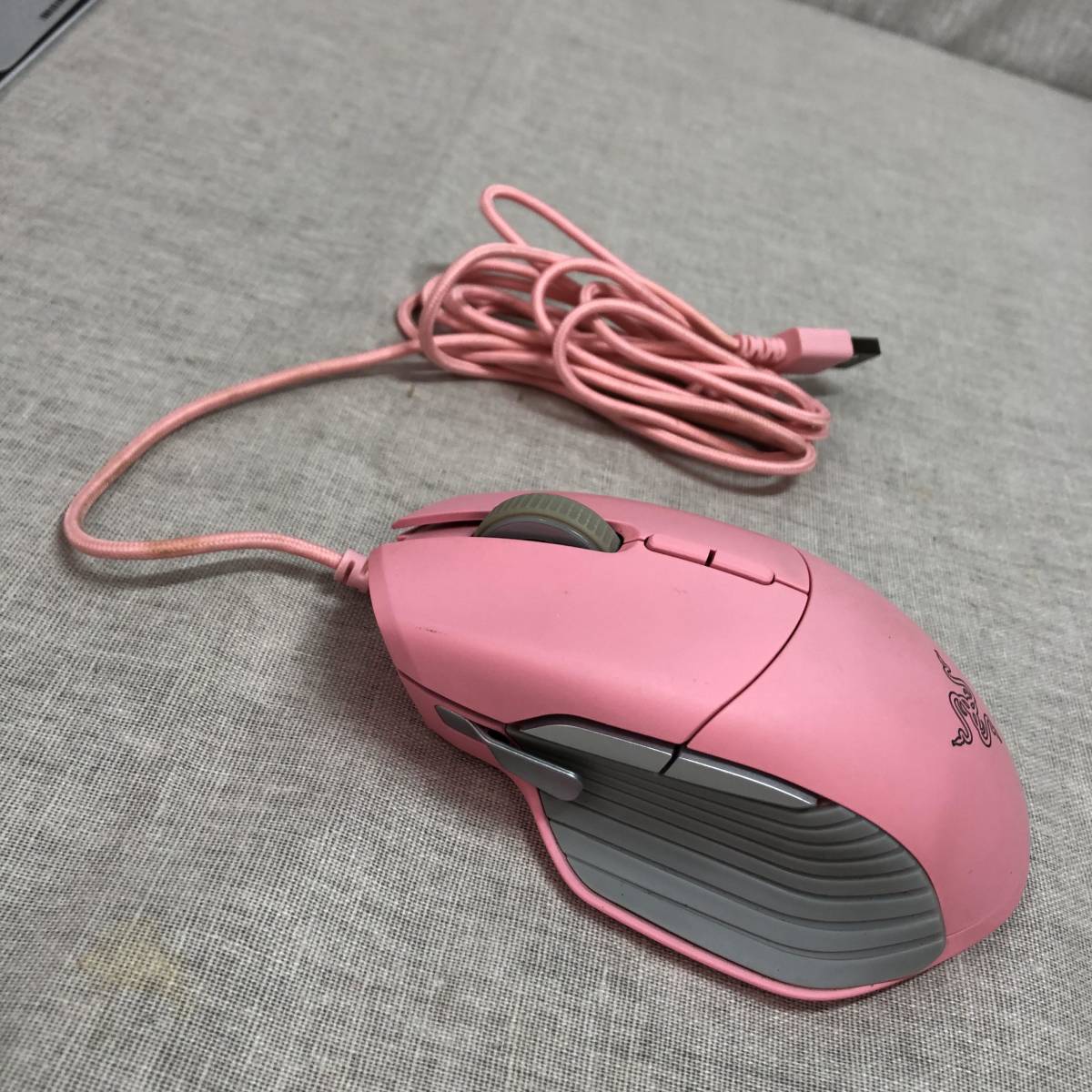 Razer Basilisk Quartz Pink ゲーミングマウス ピンク 有線 RZ01-02330200-R3M1_画像3