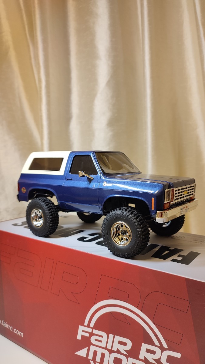 Fms FCX24 シボレーK5 Blazer Fair RC blue mod chevrolet ブルーカスタムモデル　C10 K10 新品 クローラー ジープ_画像1