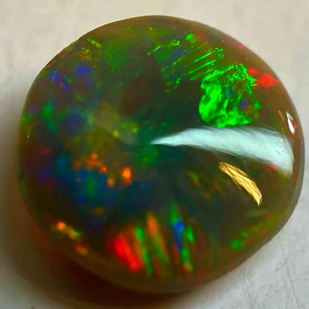 遊色効果!!［天然ブラックオパール0.607ct］D 6.5×6.3mm ソーティング付 ルース 裸石 black opal 宝石 ジュエリー _画像2