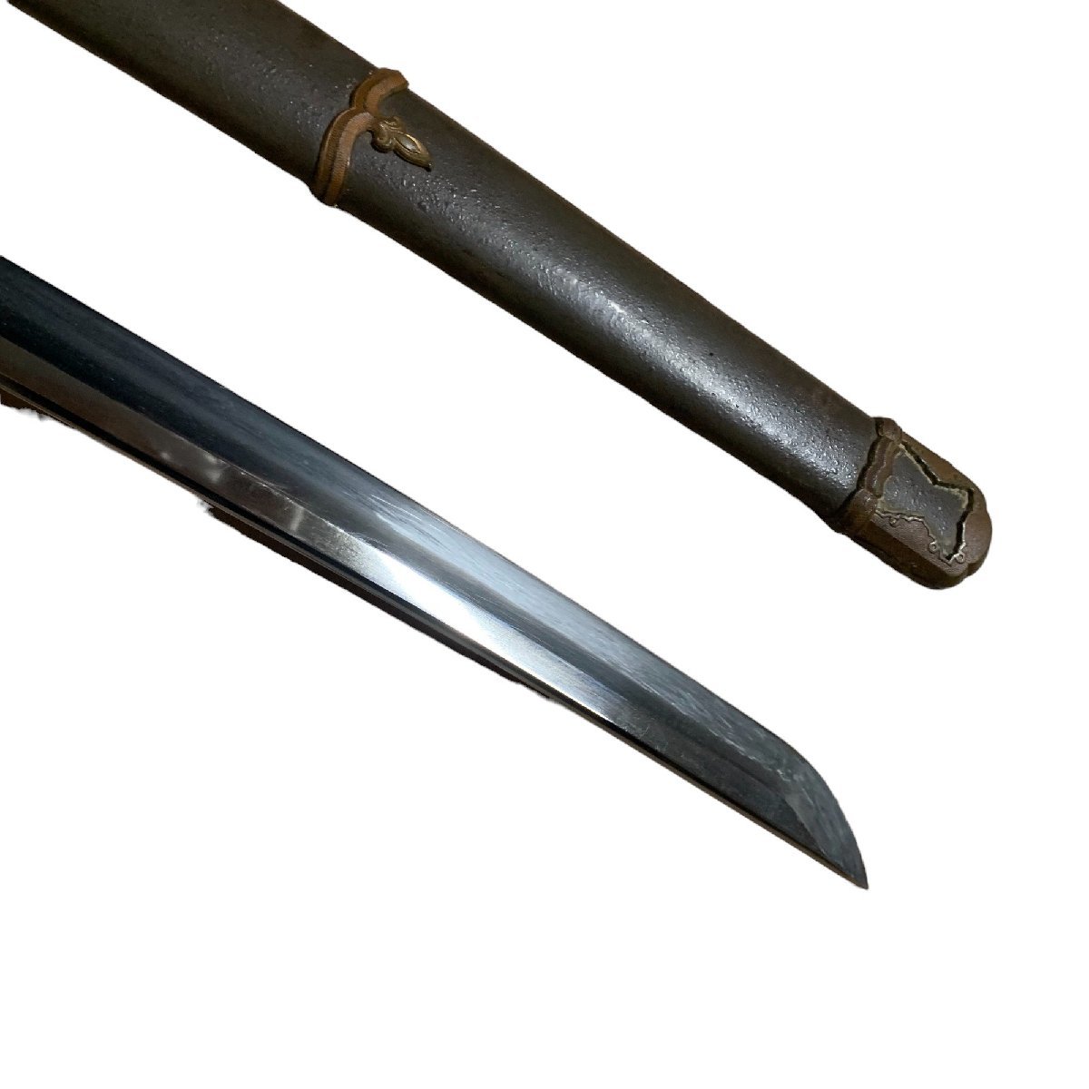 ◆中古品◆軍刀 刀 鉄鞘 刀装具 samurai sword 登録 昭和40年 長さ66.6㎝ 反り1.8cm 登録証有 X50722NL_画像2