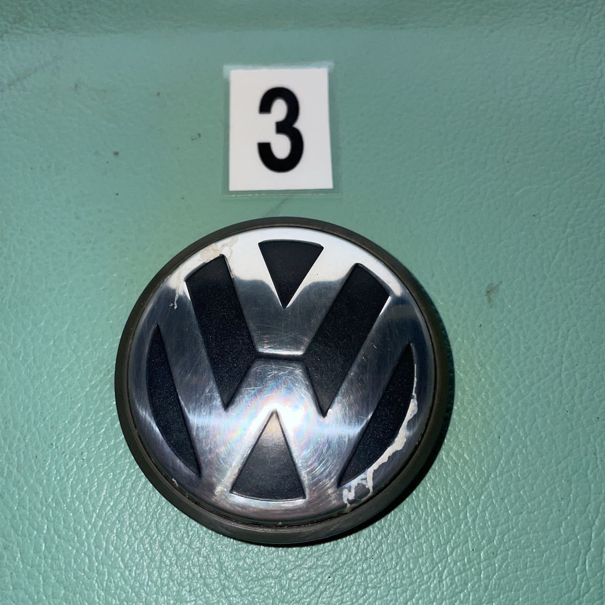 VW フォルクスワーゲン 1JO601171 センターキャップ 直径56.0mm 中古 バラ売り NO.3954_画像4
