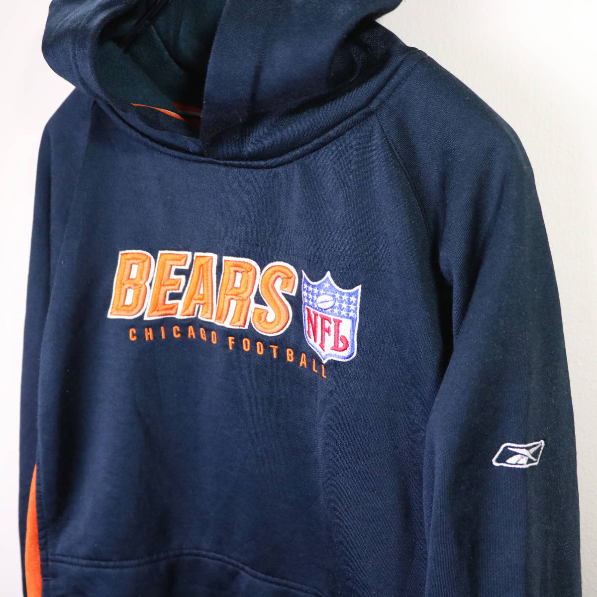 【USED】 リーボック NFL シカゴ ベアーズ BEARS プルオーバー パーカー 刺繍ロゴ 90s 00s USA 古着 ネイビー M (L相当) ☆送料無料☆