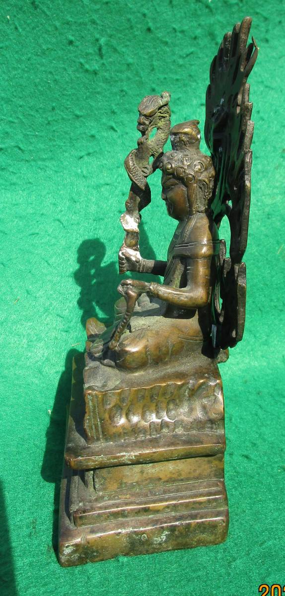 仏像　不動明王　仏教美術　銅器　真鍮　置物　時代物　わかる方へ　サイズ等写真にて　1体_画像4