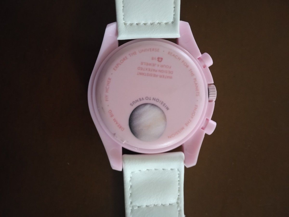 新品　OMSANクオーツ腕時計　スオッチではありません オマージュ製　ピンク