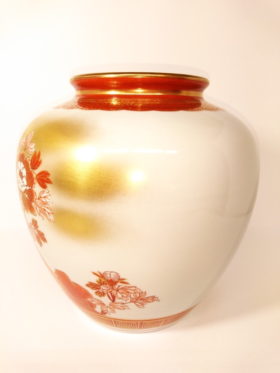 九谷焼 錦山 造 金彩 赤絵 孔雀 牡丹図 花器 華道具 花入 生花 骨董 古玩 花生 在銘 美品 （検索） 古道具 茶道具 茶懐石 会席 茶席 茶事_画像6