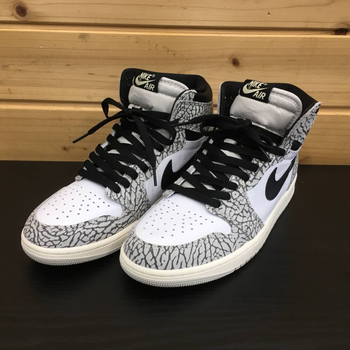 【10000円スタート】正規品 超美品 NIKE ナイキ AIR JORDAN 1 RETRO HIGH OG スニーカー 27.0㎝ DZ5485-052 ホワイト セメント _画像1