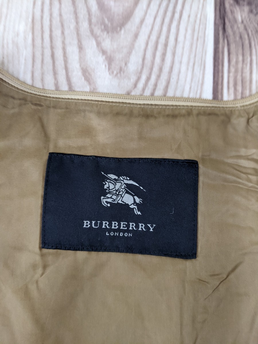 18．BURBERRY LONDON バーバリー 一部ノバチェック柄 ナイロン切替 ライナーベスト ダウンベスト 三陽商会 4 ベージュ系黒y513_画像8