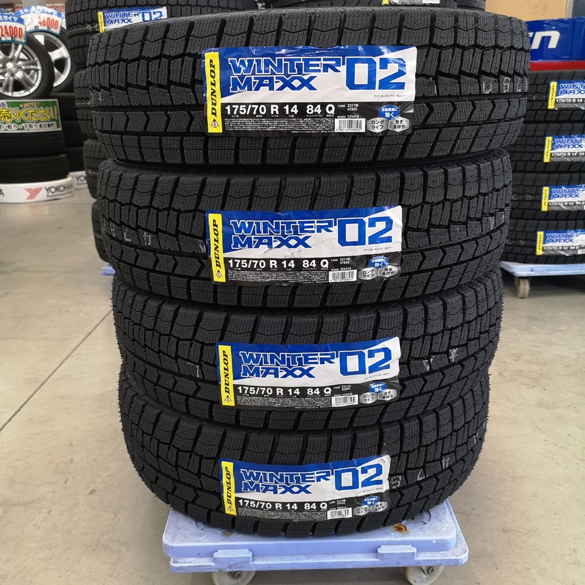 ★正規品★　★未使用品★ スタッドレスタイヤ　DUNLOP ウィンターマックス０２ 175/70R14 ４本セット ポルテ・ヤリス・ヴィッツ・キューブ_画像2