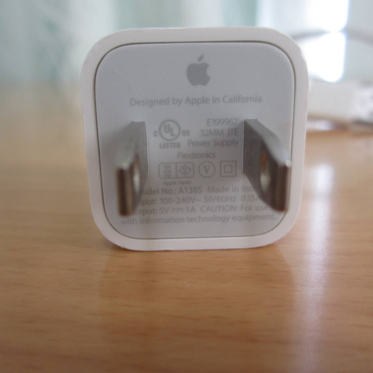 Apple 5W 純正品 iPhone iPod 電源アダプタ A1385 USB 充電器 付属品 ACアダプター プラグ　エレコム　Lightning ケーブル　送料無料 _画像2