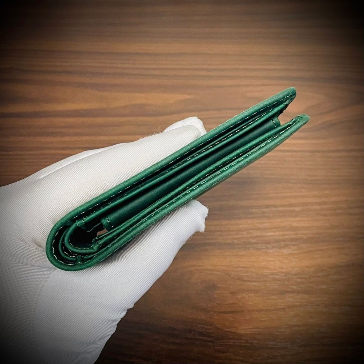 イタリアンレザー ヌバック 折財布 二つ折り 本革メンズ レディス 牛革 経年変化 ハンドメイド グリーン 緑 コンパクト