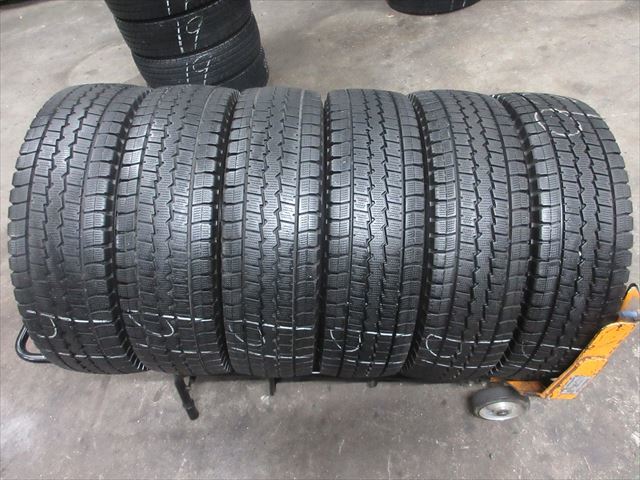 送料無料　スタッドレス　205/75R16　DUNLOP　LT03　2019年製　6本セット　10mmぐらい_画像1