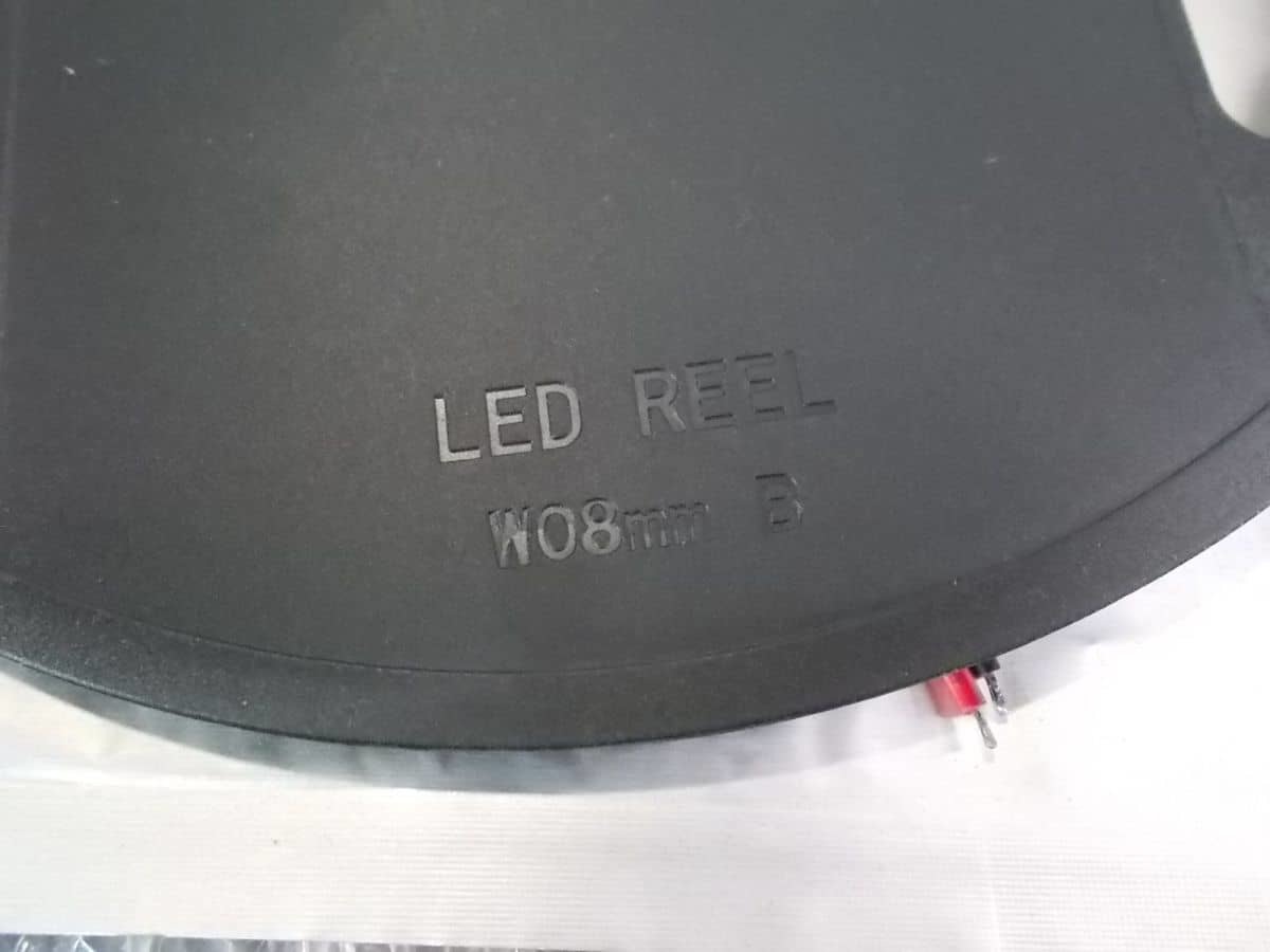 ★未使用!★社外 W08mm LEDテープ ライト ランプ 切断可 両面テープ LED REEL / N6-387_画像2