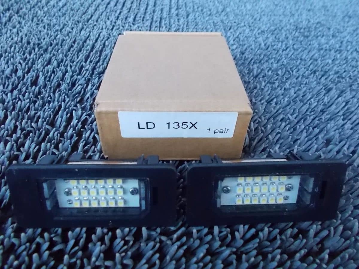 * unused!*BMW E39? E46? after market LED number light license lamp license light number plate light left right understand person / N6-402