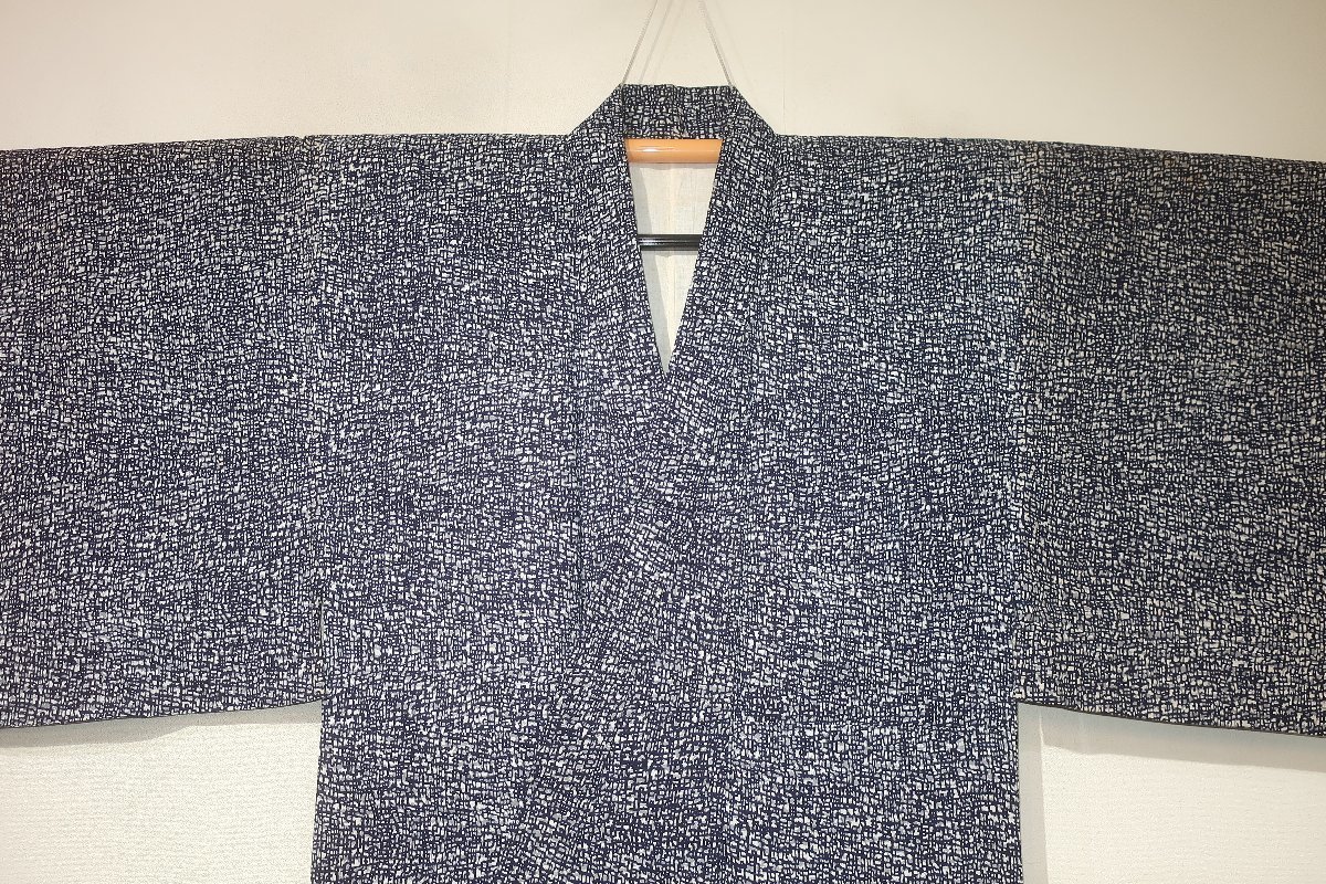 .8420 Edo book@. cloth tailoring man single . kimono yukata .67 height 144К note . two -ply pattern white ground . grey . navy blue color. the smallest rubbish pattern 