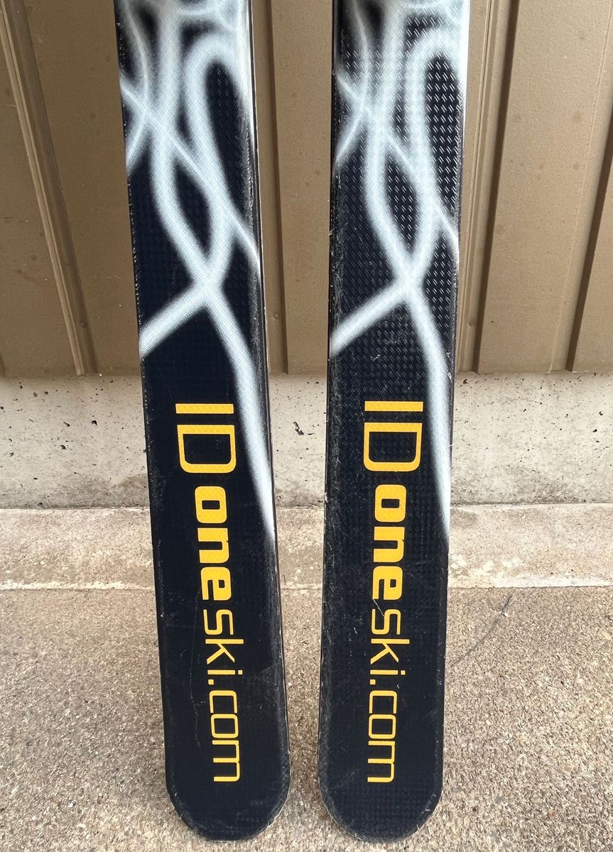 週末特価】ID one (アイディーワン) MR-CE 172cm モーグル 週末特価】ID one (アイディーワン) MR-CE 172cm モーグル