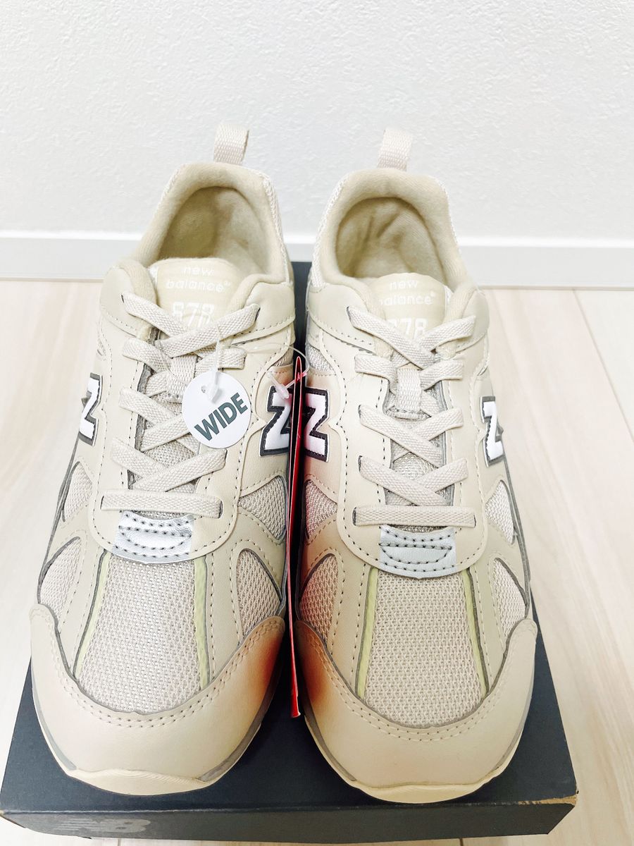 新品 韓国限定 日本未入荷 ニューバランス 878 キッズ ベージュ 新品 韓国限定 日本未入荷 ニューバランス 878 キッズ ベージュ