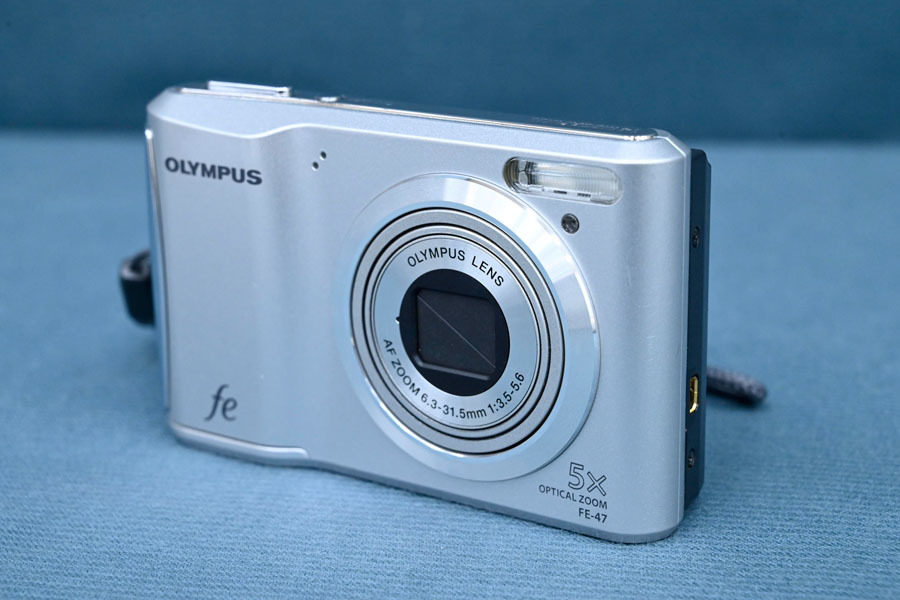 II181 美品 オリンパス OLYMPUS CAMEDIA FE-47 単三電池 デジタルカメラ デジカメ_画像1