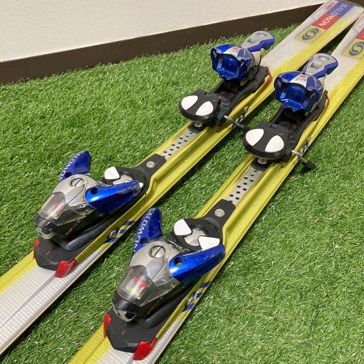 SALOMON サロモン demo 3V スキー板 165cm 白|Yahoo!フリマ(旧 SALOMON サロモン demo 3V スキー板 165cm 白|Yahoo!フリマ(旧