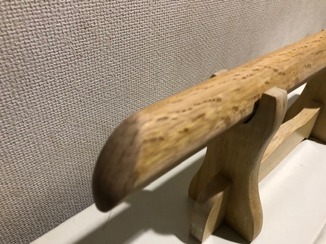 本枇杷　木刀　懐剣　守り刀　全長約33cm　重量約162ｇ　杢目磨き出し　無着色　蜜蝋仕上げ　素振り・居合用　_画像5