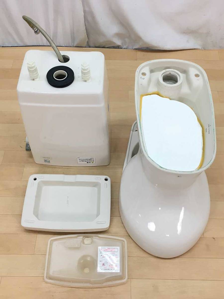 美品】TOTO トイレ 洋式便器 (床下排水) 「CS670B」とタンク 美品】TOTO トイレ 洋式便器 (床下排水) 「CS670B」とタンク