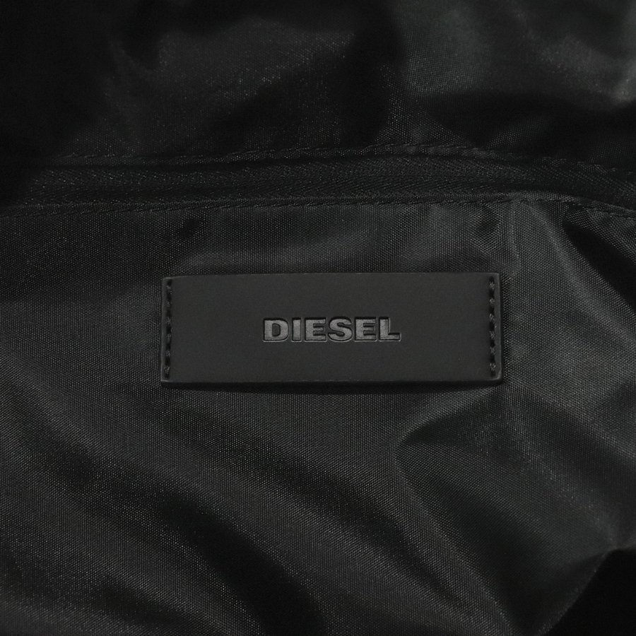 人気！新品同様 極美品 DIESEL ディーゼル ロゴデザイン PVC ショルダーバッグ 黒 ブラック ボディバッグ 【参考価格￥29,700-】_画像6